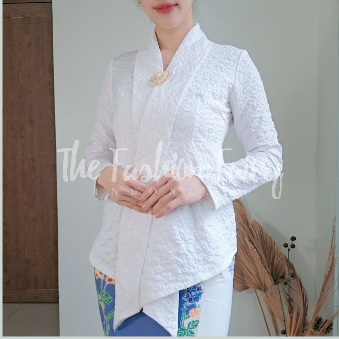 KEBAYA LARASATI